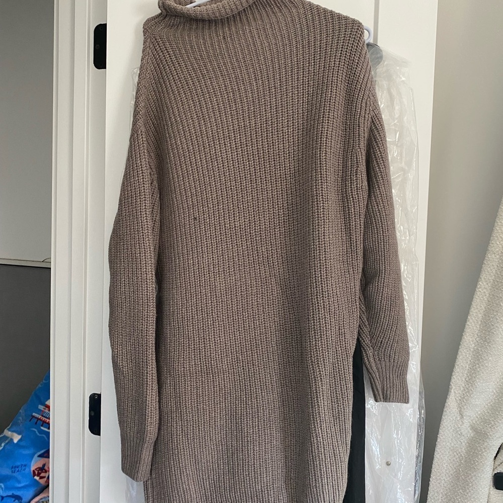 Aritzia Wilfred Wool Turtleneck Sweater - Picture 5 of 5